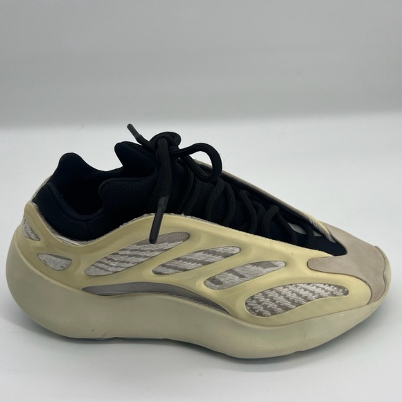 Adidas Yeezy Boost 700 V3 size 6.5 No Box - Picture 4 of 11